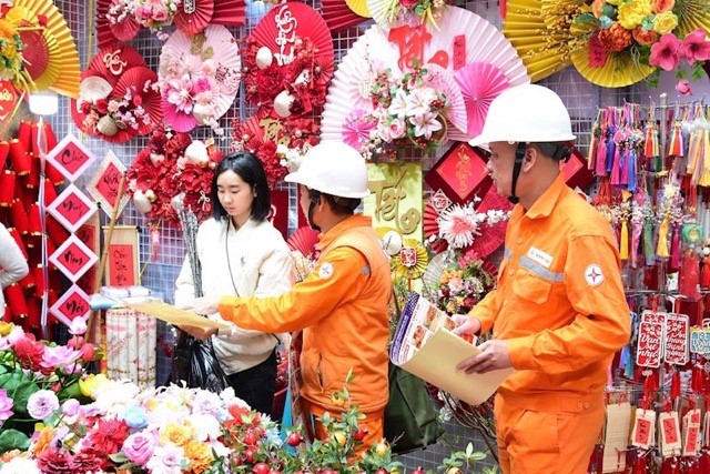 EVNHANOI triển khai phương án bảo đảm điện dịp Tết Nguyên đán với tinh thần sẵn sàng cao nhất