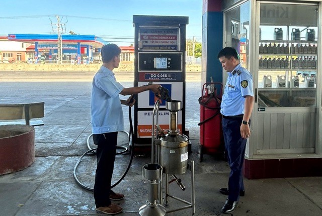 Hệ thống cửa hàng xăng dầu trên cả nước hoạt động liên tục, thông suốt