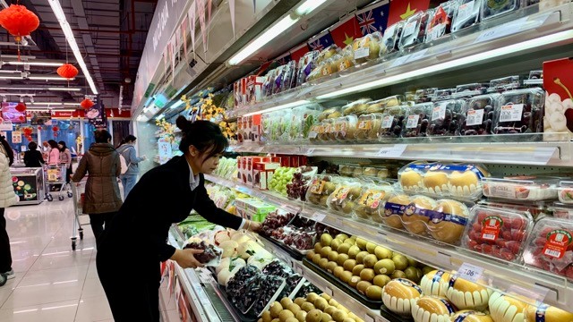 Ngày mùng 6 Tết, thị trường dần trở lại nhịp sinh hoạt bình thường