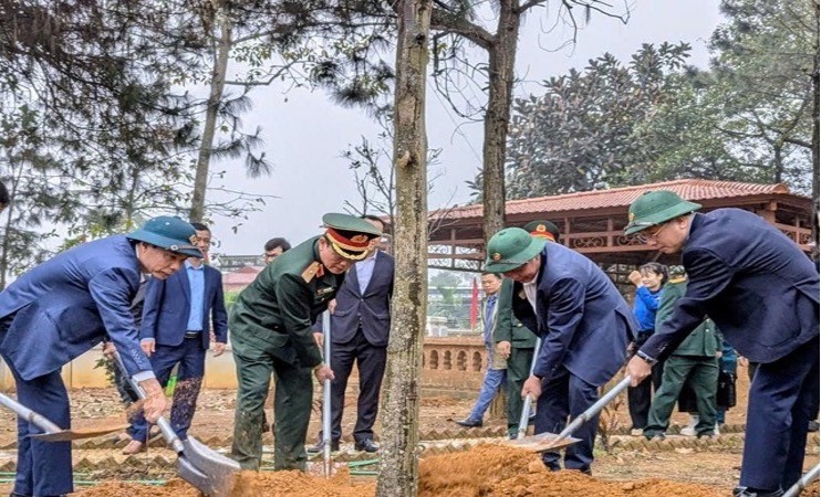 Xã Đoài Phương phấn đấu trồng 5.000 cây xanh dịp Xuân Bính Ngọ 2026