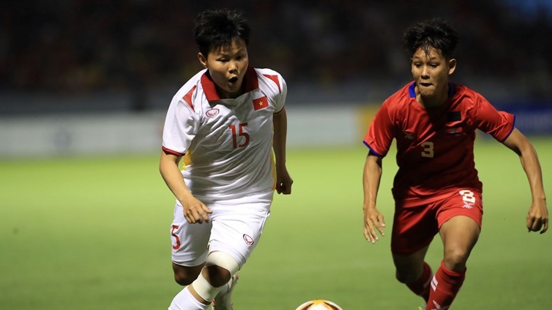 Thắng đậm Campuchia, đội tuyển bóng đá nữ Việt Nam tiến thẳng vào bán kết.