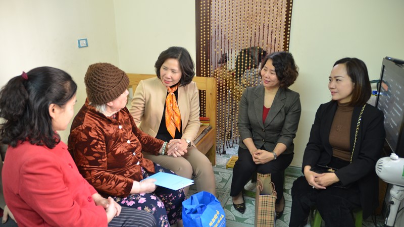 Tri ân nữ dân quân tự vệ tham gia chiến dịch 12 ngày đêm "Hà Nội-Điên Biên Phủ trên không"