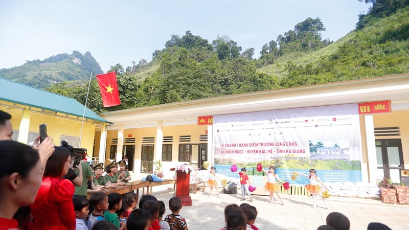 Hội Phụ nữ công an Thủ đô phối hợp xây điểm trường cho học sinh dân tộc thiểu số