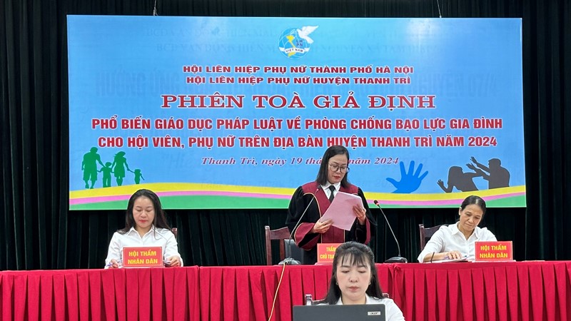 Hội LHPN huyện mở phiên tòa giả định 