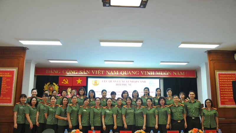 Ngày càng khẳng định bản lĩnh chính trị vững vàng, phẩm chất đạo đức tốt