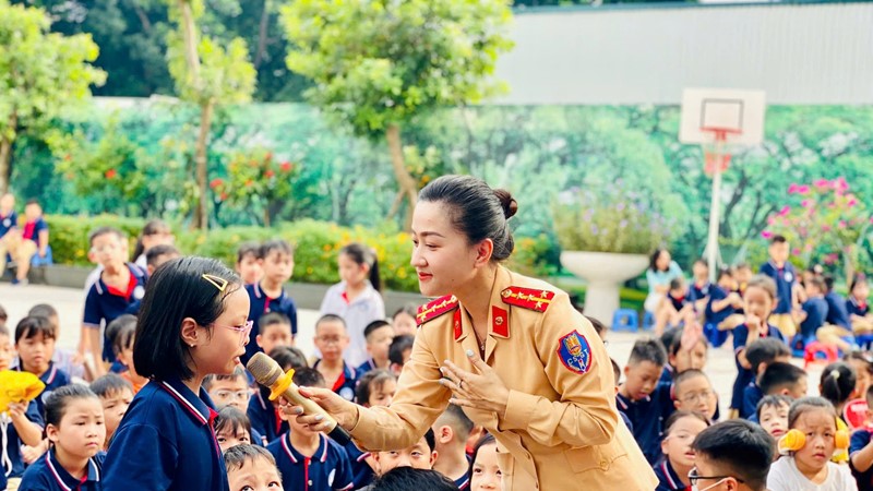 Xây dựng văn hóa giao thông cho học sinh Hà Nội từ trong học đường