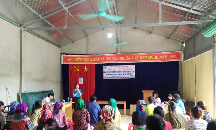 Chăm lo sức khỏe phụ nữ dân tộc tiến tới bình đẳng giới 
