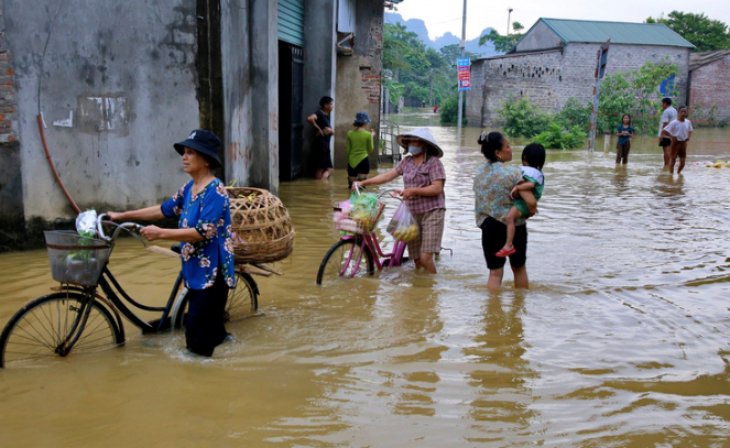 Hà Nội tập trung ứng phó lũ rừng ngang