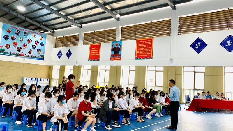 Hội LHPN quận Thanh Xuân: Truyền thông văn hóa ứng xử cho 120 nữ sinh trường THPT Khương Đình