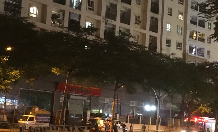 Hà Nội: Một người đàn ông tử vong trên hàng rào chung cư