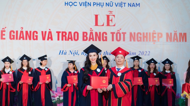“Hot girl” học viện Phụ nữ Việt Nam tốt nghiệp loại Giỏi ngành Luật