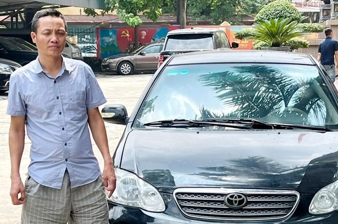 Bị truy tố vì trộm xe ô tô là vật chứng trong vụ vi phạm giao thông 