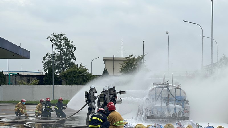 Đông Anh: Diễn tập chữa cháy tại cây xăng trong khu công nghiệp Thăng Long