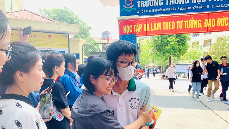 Thí sinh đánh giá đề thi toán lên lớp 10: Đề thi dễ, đạt điểm cao