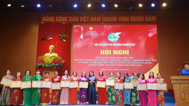 Hội LHPN quận Thanh Xuân:  Biểu dương 75 gương điển hình thi đua làm theo lời Bác giai đoạn 2018-2023