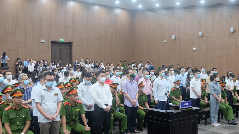 Vụ “chuyến bay giải cứu”: Cựu Phó chủ tịch Hà Nội Chử Xuân Dũng được học trò cũ bào chữa tại tòa