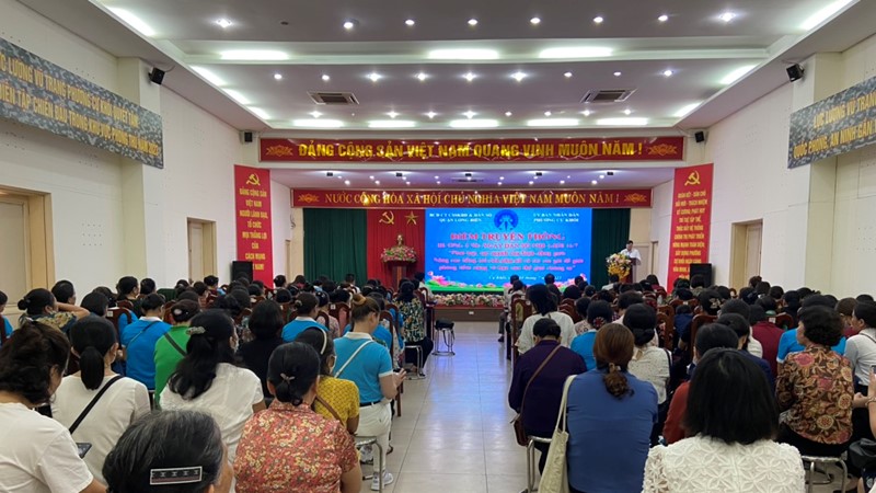 Quận Long Biên tổ chức điểm truyền thông hưởng ứng  Ngày Dân số thế giới 11/7/2023