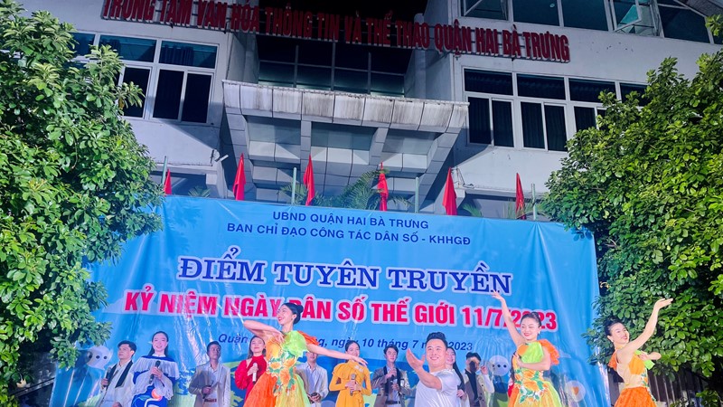 Quận Hai Bà Trưng tuyên truyền kỷ niệm Ngày Dân số thế giới 11/7