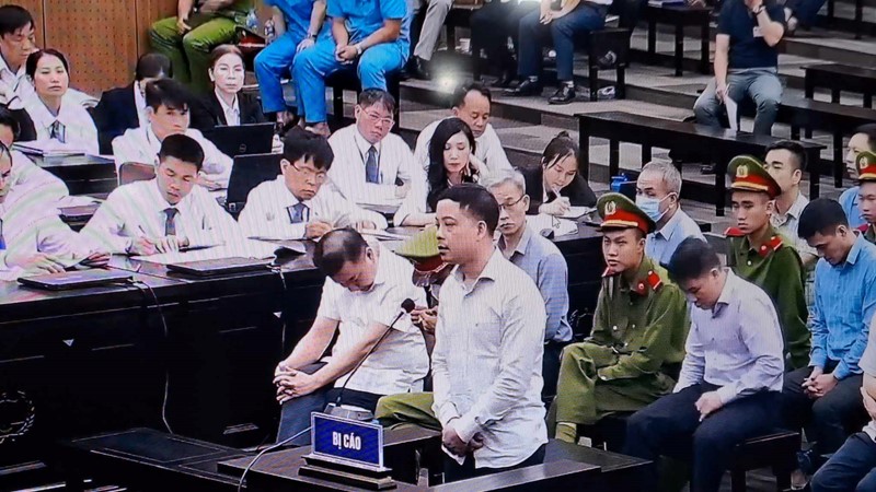 Doanh nghiệp "tố" bị yêu cầu chi tiền, bị cáo là cựu Thư ký Thứ trưởng phủ nhận 