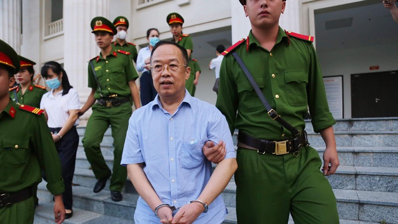 Cựu Phó Cục trưởng Cục Quản lý xuất nhập cảnh Bộ Công an nói vô tình... nhận hối lộ 