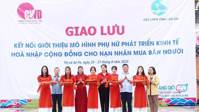 Giao lưu kết nối giới thiệu mô hình phụ nữ phát triển kinh tế hòa nhập cộng đồng cho nạn nhân mua bán người 