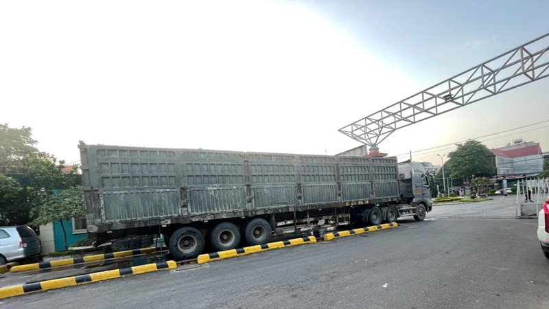 Hà Nội: Xử lý nghiêm xe container hoán cải chở vật liệu xây dựng