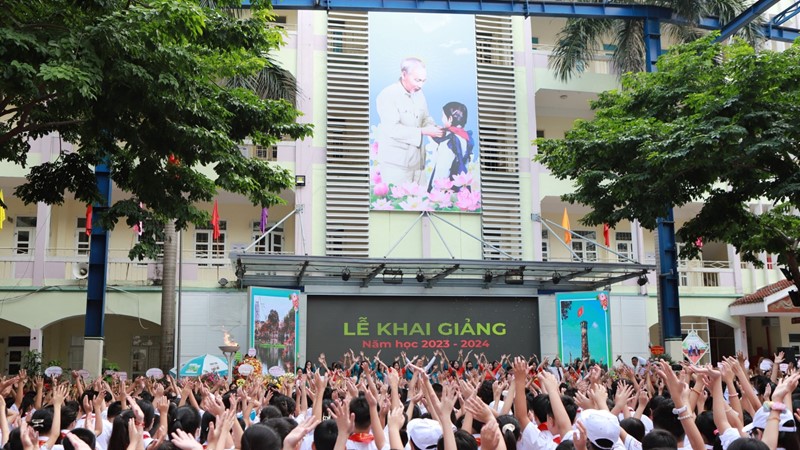 Chào đón năm học mới: Hơn 2,2 triệu học sinh Thủ đô hân hoan dự lễ khai giảng 