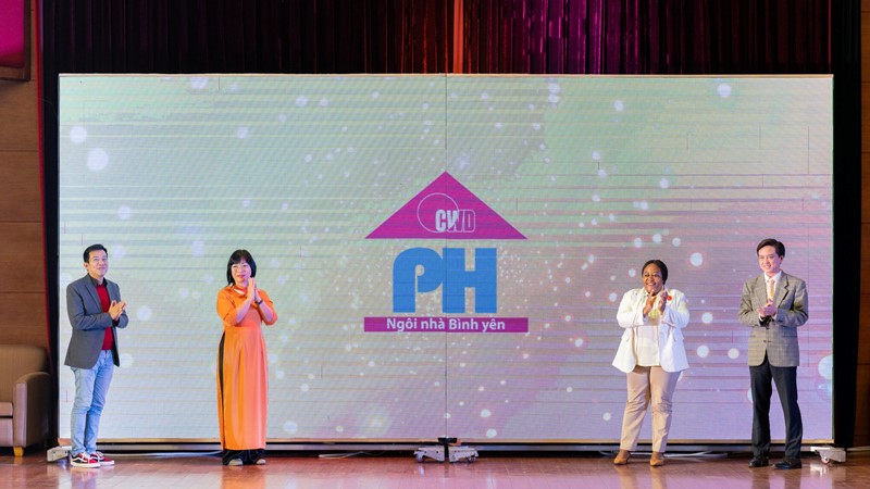 Ra mắt Trung tâm trợ giúp xã hội - Ngôi nhà Bình yên cung cấp dịch vụ toàn diện cho phụ nữ và trẻ em bị bạo lực