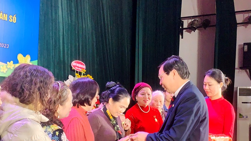 Trao kỷ niệm chương “Vì sự nghiệp Dân số” cho 47 cá nhân tiêu biểu