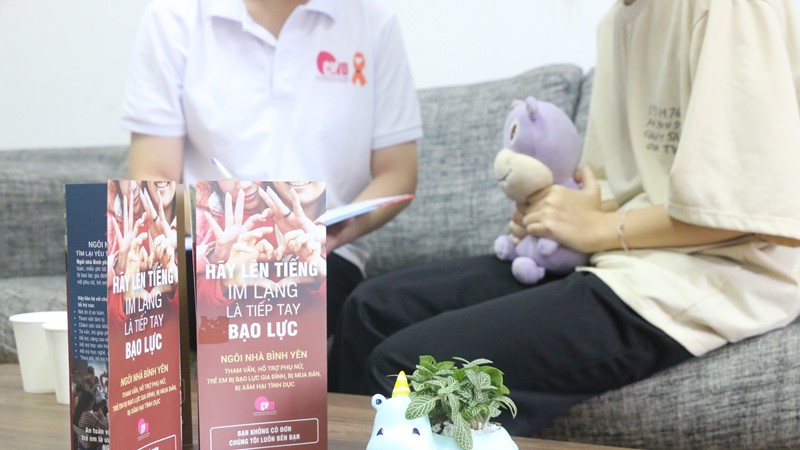 Dám bước qua ngạch cửa