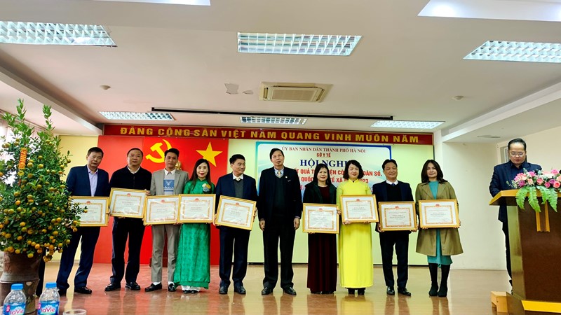 Năm 2023, Hà Nội có tỷ số giới tính khi sinh 111,2 trẻ trai/ 100 trẻ gái