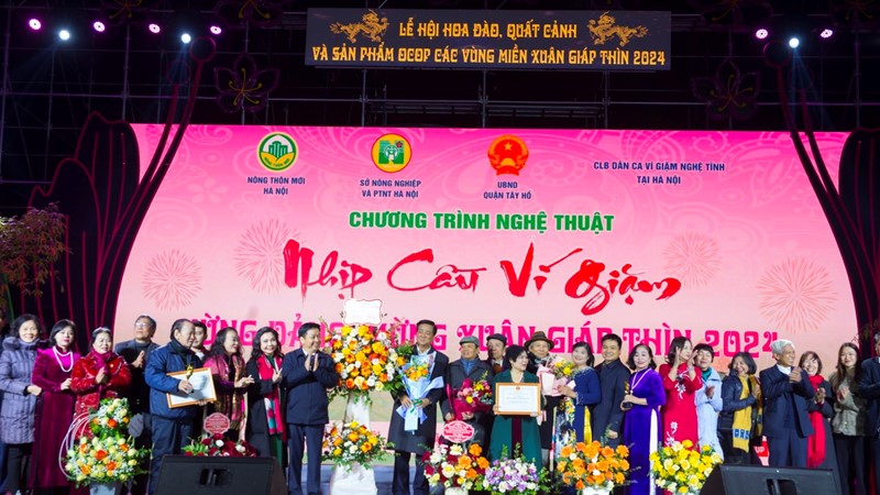 Nhịp cầu Ví Giặm mừng Đảng, mừng xuân, mừng đất nước đổi mới