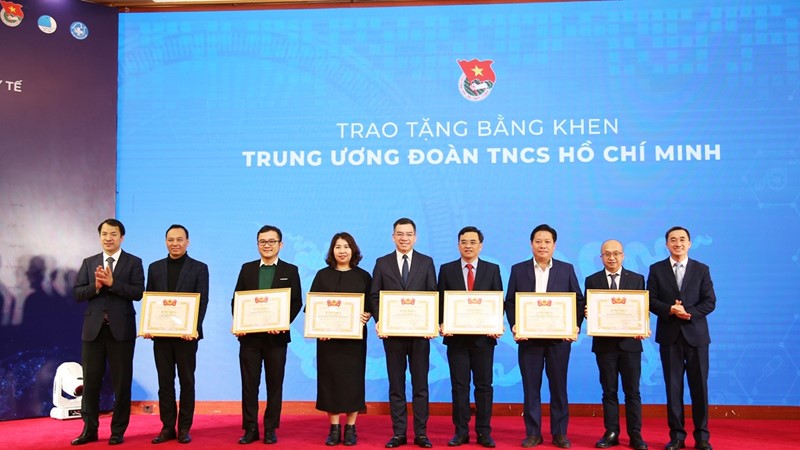 Chuyển đổi số để chăm sóc sức khỏe người dân tốt hơn