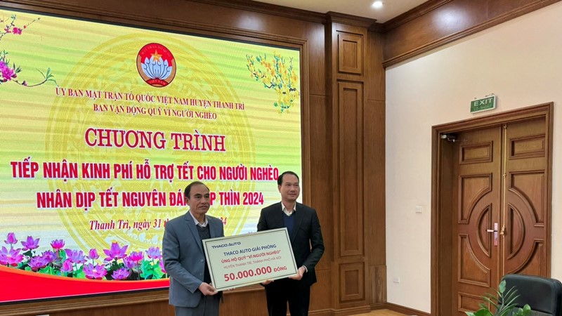 Huyện Thanh Trì: Tiếp nhận ủng hộ Quỹ “Vì người nghèo“