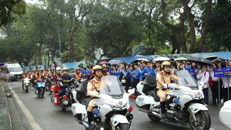 Thượng tôn pháp luật để xây dựng văn hóa giao thông an toàn