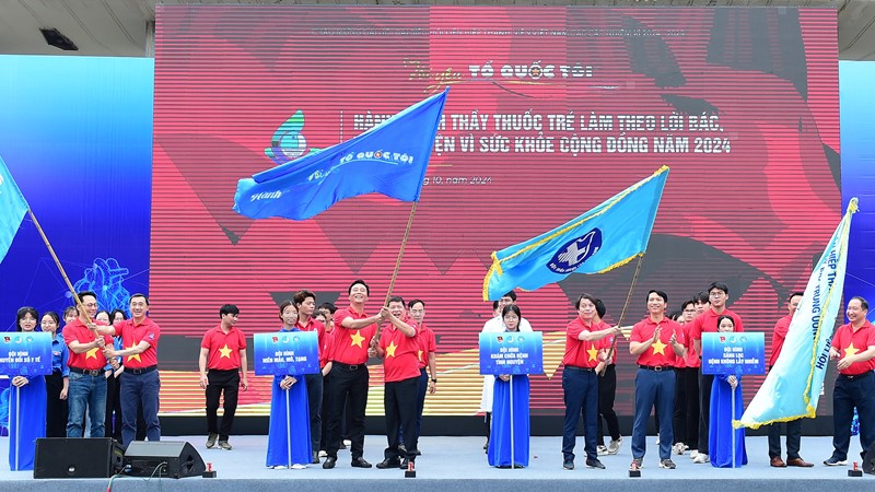 Hàng nghìn người dân Thủ đô được tư vấn, khám sức khoẻ miễn phí