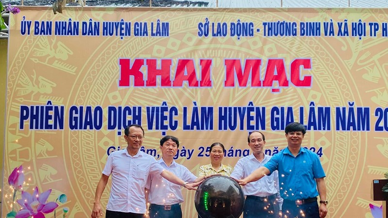 1.644 chỉ tiêu tuyển dụng tại Phiên giao dịch việc làm lưu động huyện Gia Lâm 
