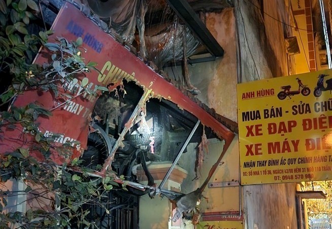 Xuyên đêm dập lửa, cứu nạn, cứu hộ trong vụ cháy ở đường Trung Kính