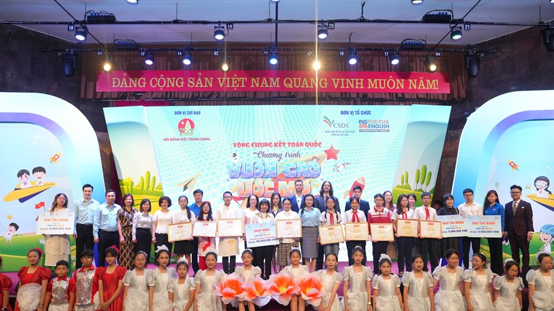 Hàng nghìn thiếu niên tham gia chương trình “Vươn cao ước mơ”