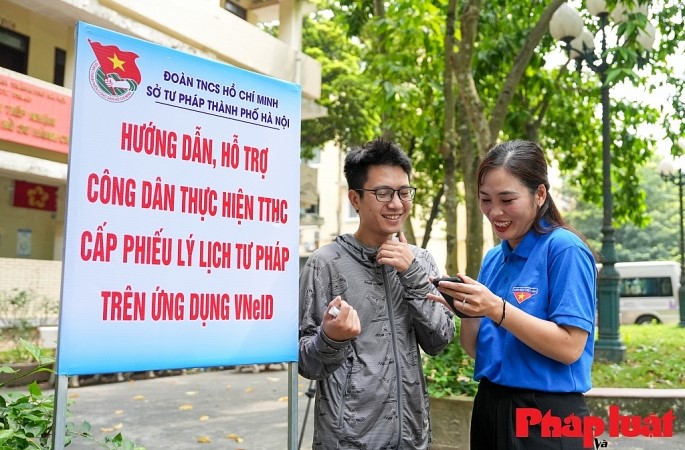 Hà Nội tạo thuận lợi cho công dân thực hiện cấp Phiếu lý lịch tư pháp trên ứng dụng VNeID