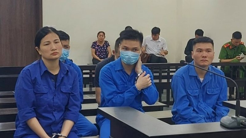 Cựu nhân viên Trung tâm an ninh sân bay lãnh án vì vận chuyển sừng tê giác, ngà voi