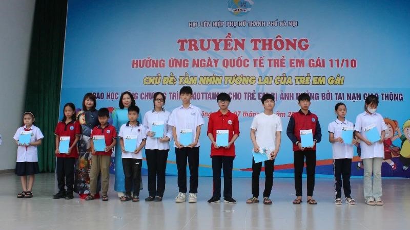 Hội LHPN TP Hà Nội truyền thông ngày quốc tế trẻ em gái 11/10