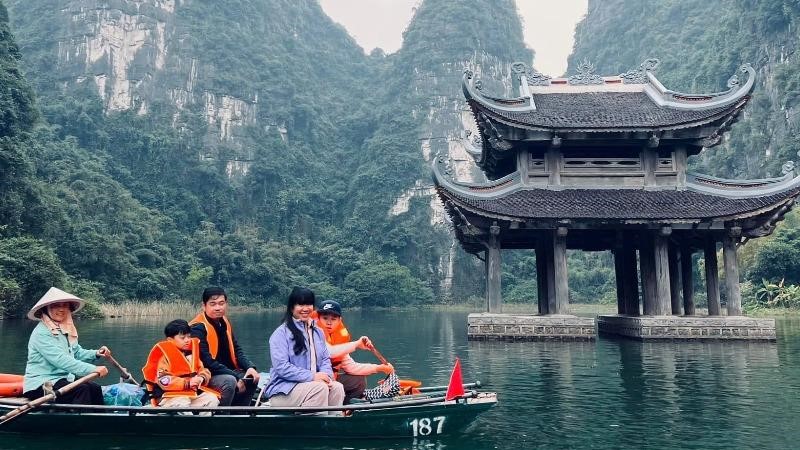 Du lịch là cầu nối gắn kết các thế hệ trong gia đình