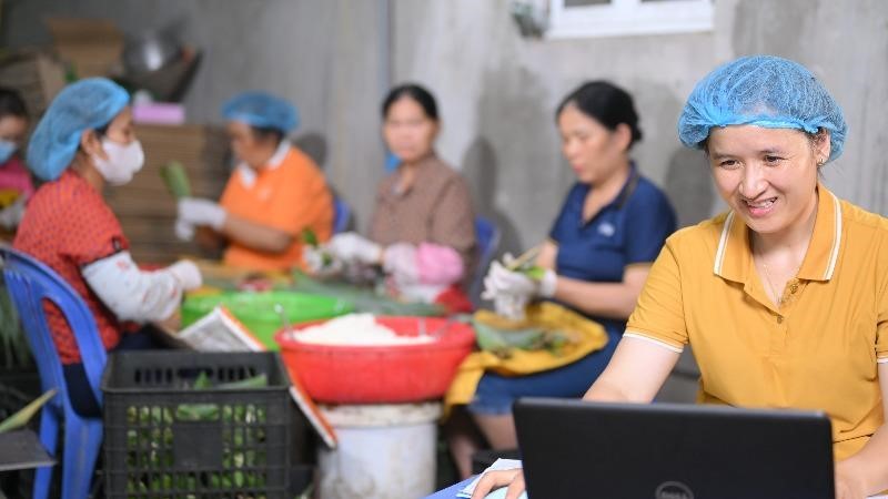 Nữ doanh nhân tự tin, nỗ lực vượt qua thử thách, làm chủ thị trường