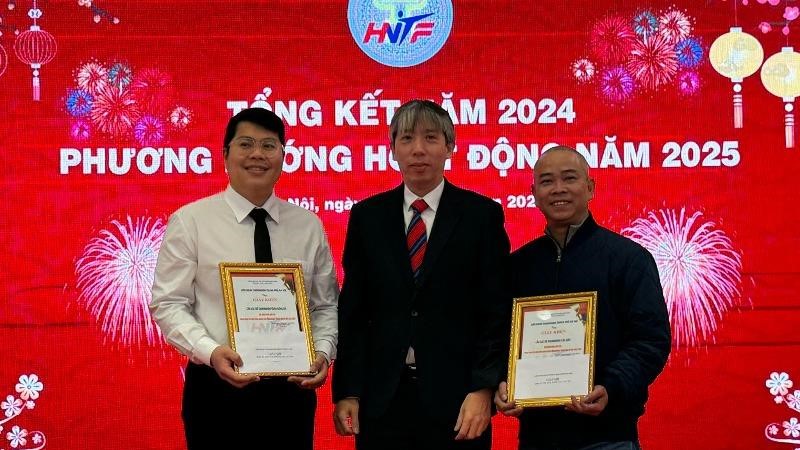 Khen thưởng các tập thể, cá nhân trong phong trào võ thuật Taekwondo Hà Nội