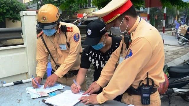 Tiếp nhận, xử lý 30 tin liên quan đến an toàn giao thông trong ngày 16/2