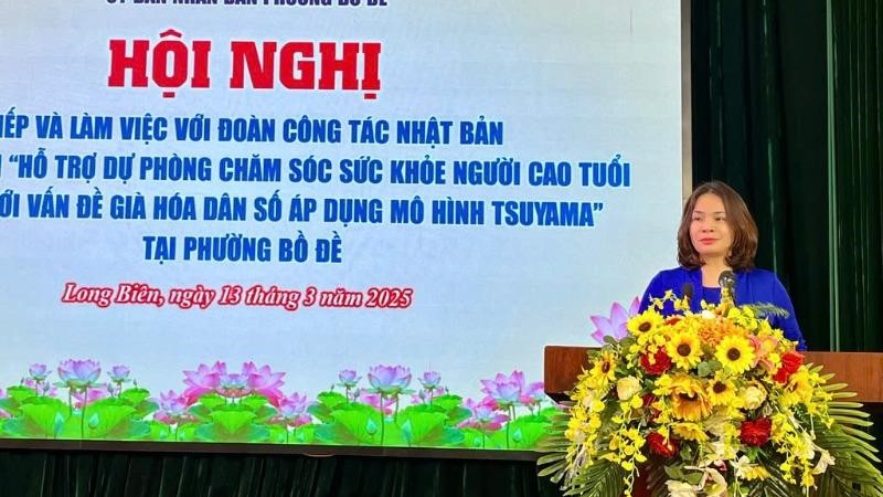 Quận Long Biên: Tiếp tục nhân rộng mô hình chăm sóc sức khoẻ người cao tuổi 