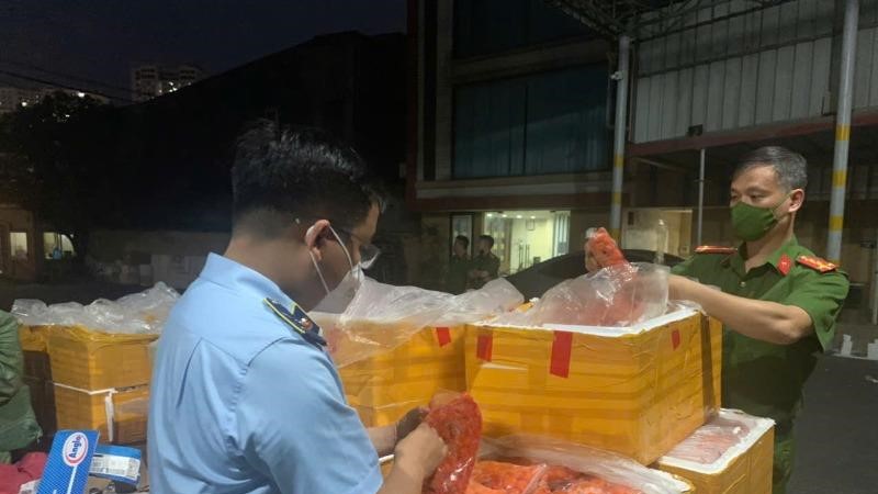 Hà Nội: Chưa đầy 1 tháng bắt liên tiếp 9 vụ thực phẩm bẩn