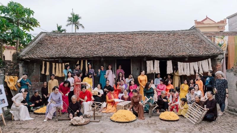 Trình diễn áo dài qua những miền di sản