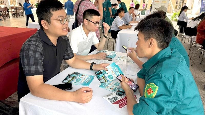 Gần 1.700 chỉ tiêu tuyển dụng tại phiên giao dịch việc làm quận Ba Đình